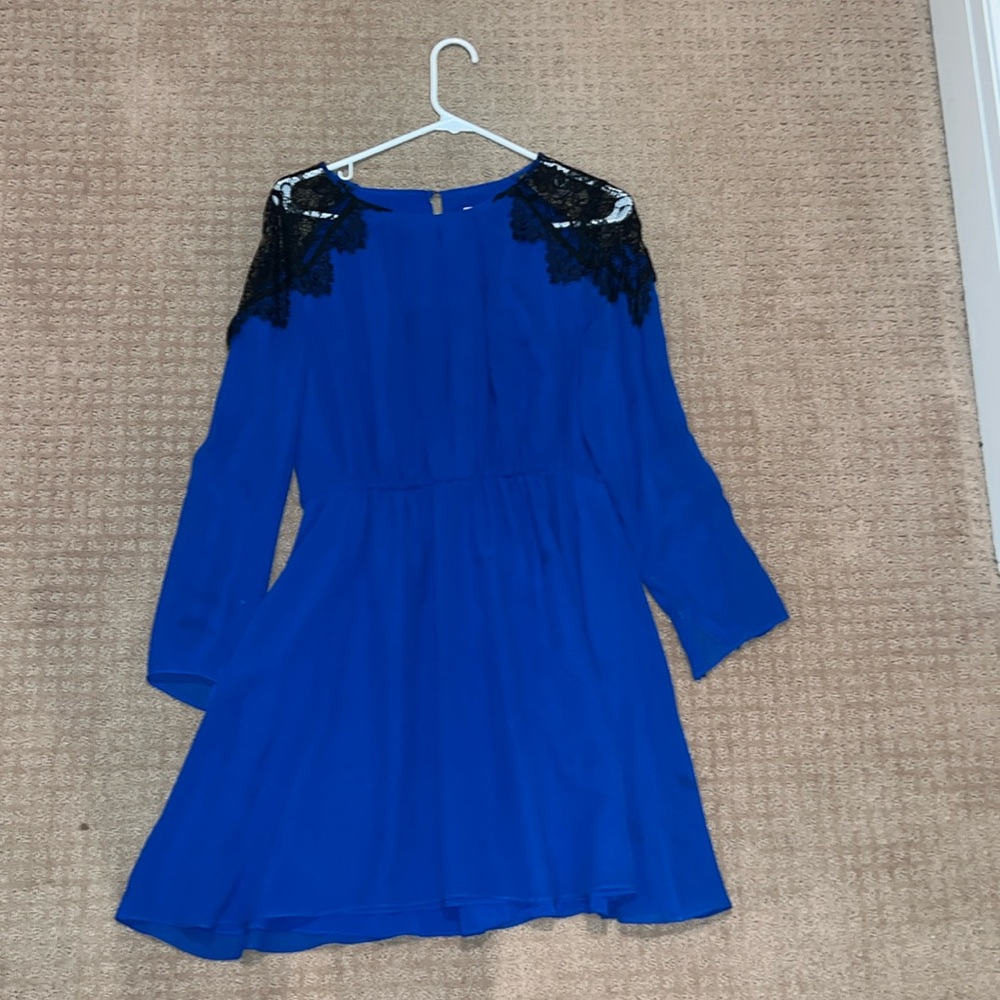 Alice + Olivia blue lace dresss